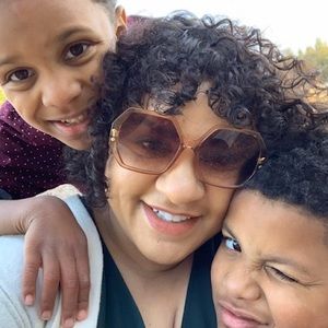 Meet your Posher, Angi